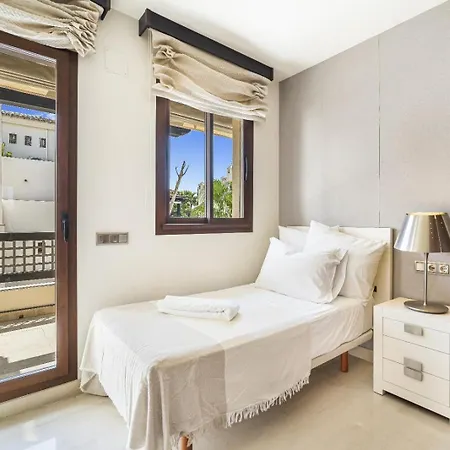 3 Bedrooms Penthouse Nueva Andalucia