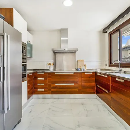 Apartment 3 Bedrooms Penthouse Nueva Andalucia