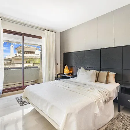 3 Bedrooms Penthouse Nueva Andalucia * Marbella